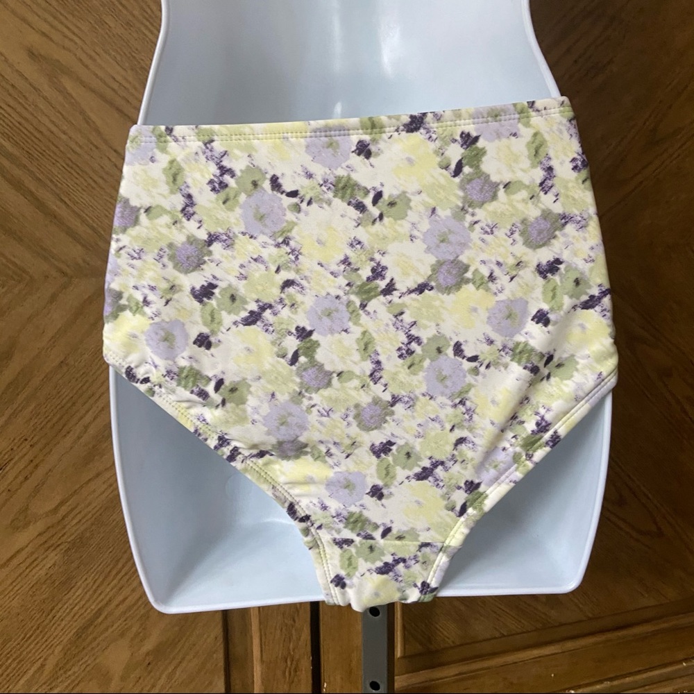 French Connection Pale Floral bikini bottom - Picture 4 of 4